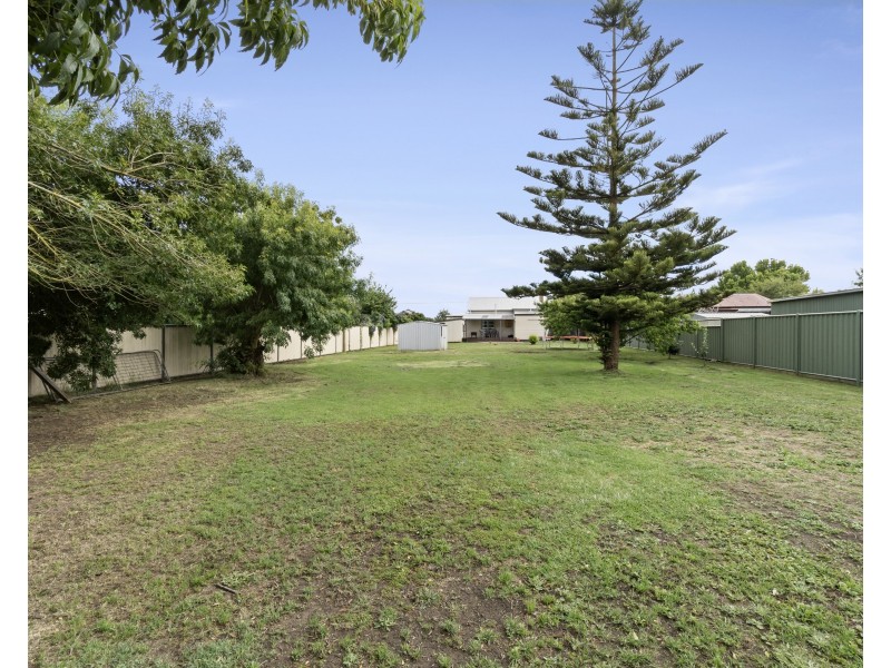 24 Nelson St, Colac VIC 3250