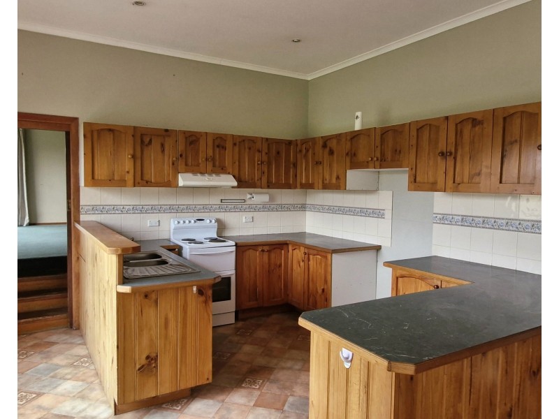 65 Colac-Lavers Hill Rd, Elliminyt VIC 3250