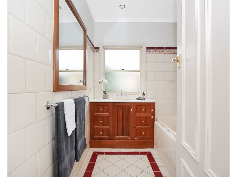 64 Hart St, Colac VIC 3250