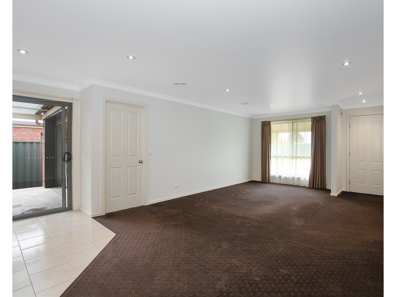 2/66 Curdie St, Cobden VIC 3266