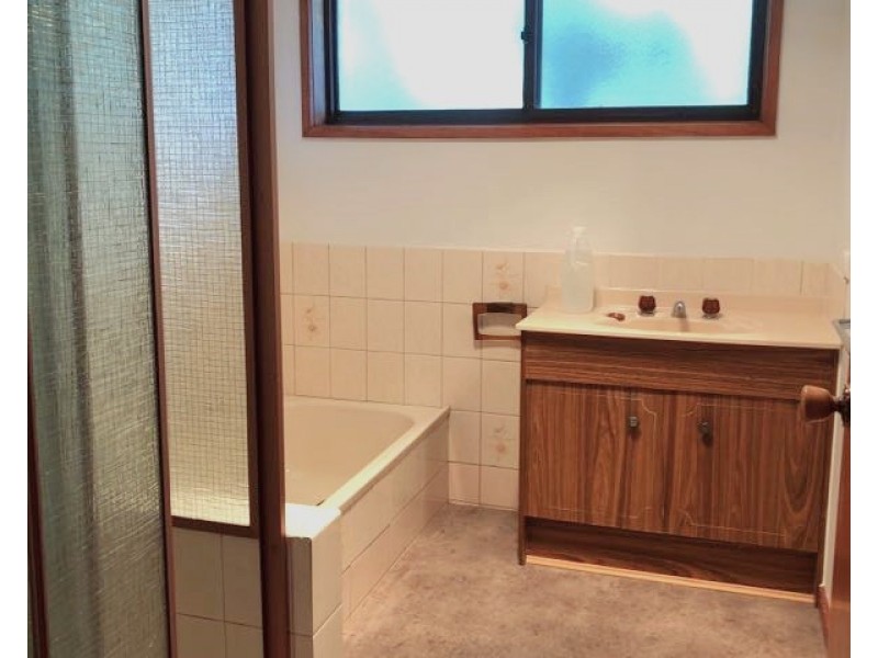 8 Dowling St, Colac VIC 3250