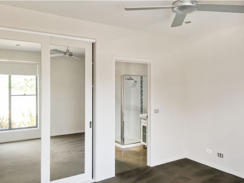 2/158 Pound Road, Elliminyt VIC 3250