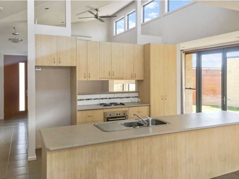2/158 Pound Road, Elliminyt VIC 3250