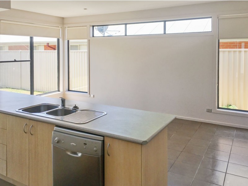 2/158 Pound Road, Elliminyt VIC 3250