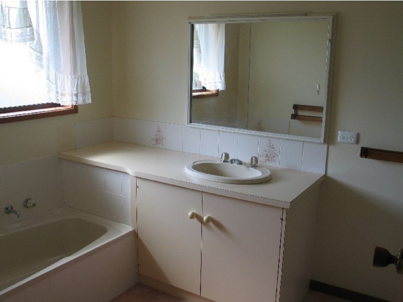 2/4 Hesse Street, Colac VIC 3250