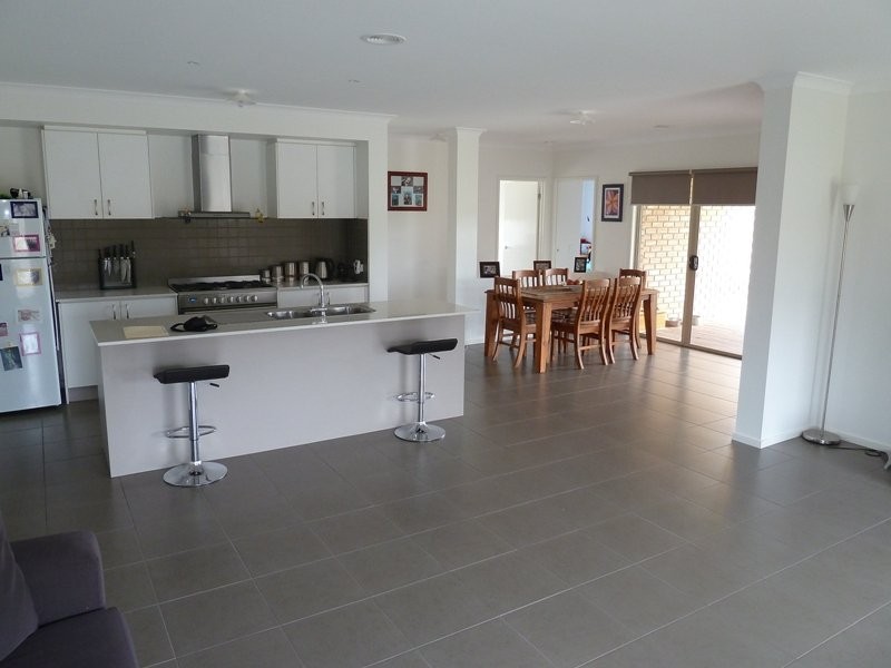 10 Fulford Cresent, Elliminyt VIC 3250