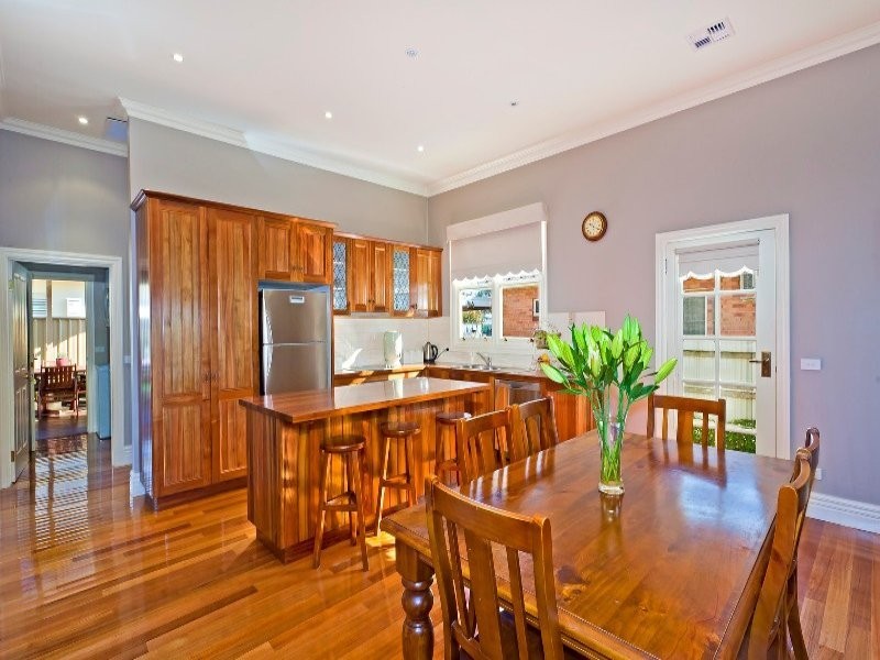 21 Armstrong Street, Colac VIC 3250