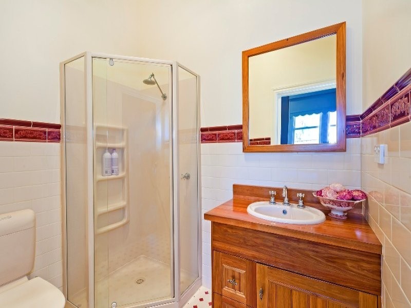 21 Armstrong Street, Colac VIC 3250