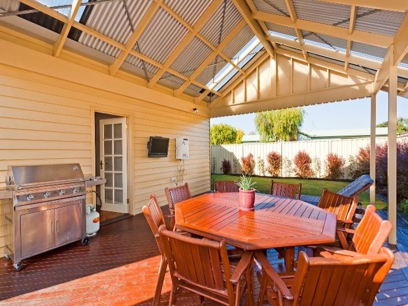 21 Armstrong Street, Colac VIC 3250