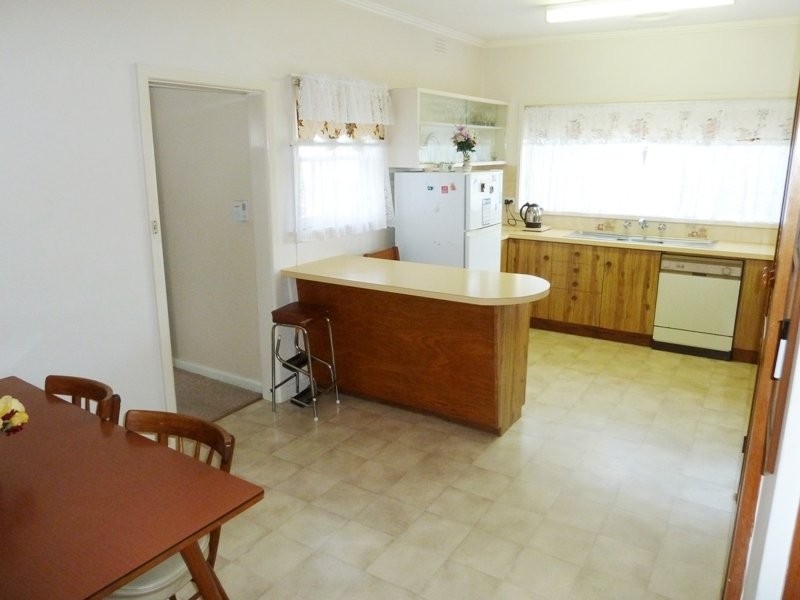 13 Carr Street, Colac VIC 3250