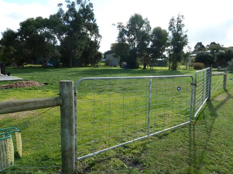 25 Coulstone Street, Beeac VIC 3251
