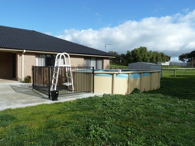 25 Coulstone Street, Beeac VIC 3251