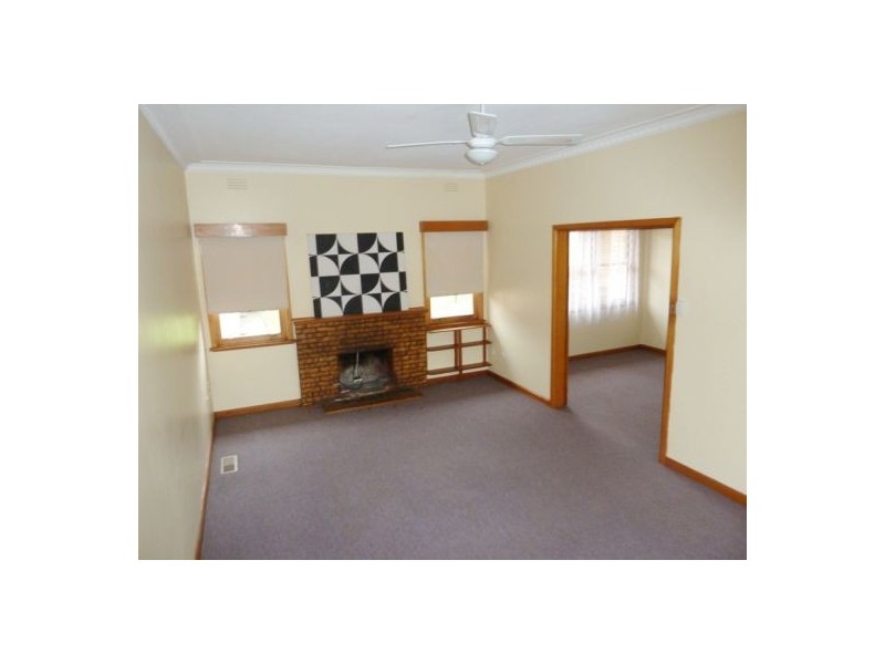 6  Ulverstone Street, Colac VIC 3250