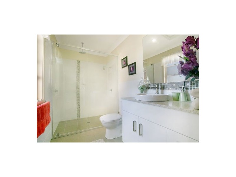 28 Emily Way, Varsity Lakes QLD 4227