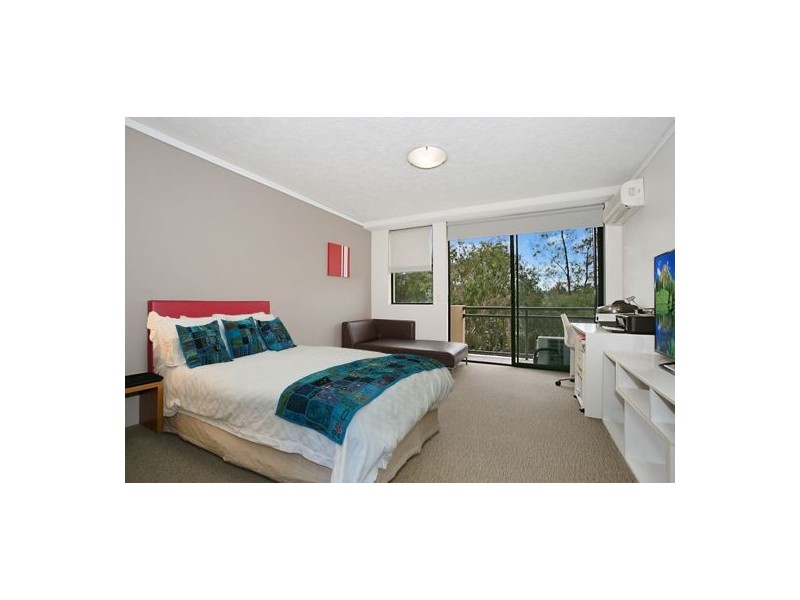 236/25 Lake Orr Drive, Robina QLD 4226