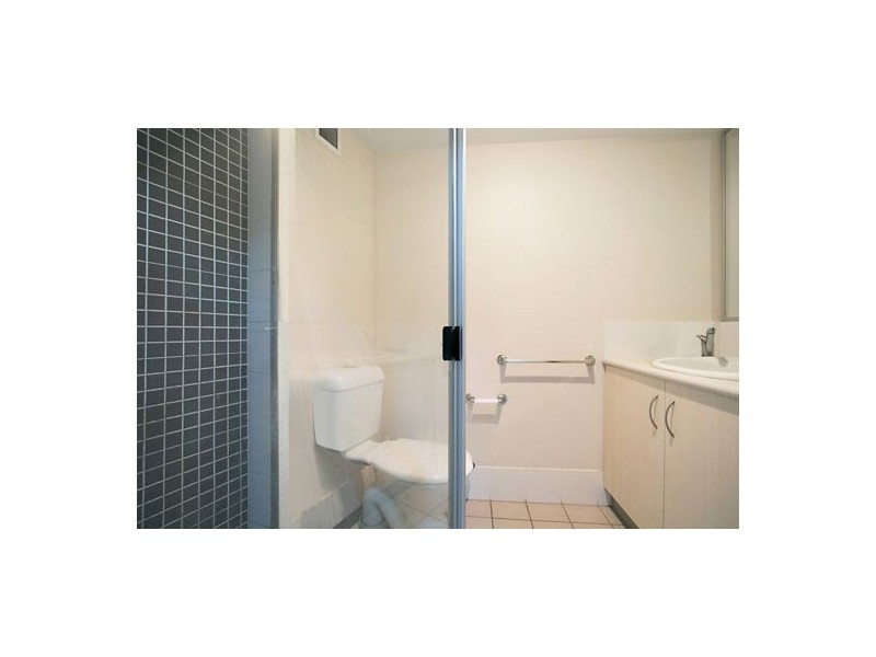 236/25 Lake Orr Drive, Robina QLD 4226