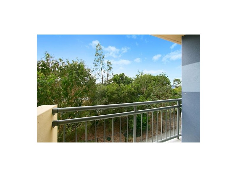236/25 Lake Orr Drive, Robina QLD 4226