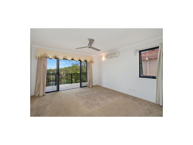 15/4 UNIVERSITY DR, Robina QLD 4226