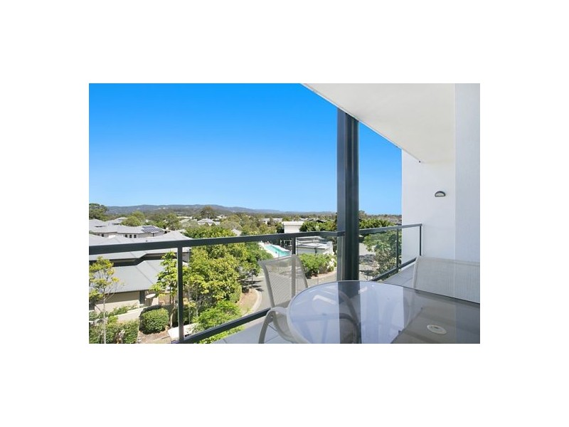 21/305 Easthill Drive, Robina QLD 4226