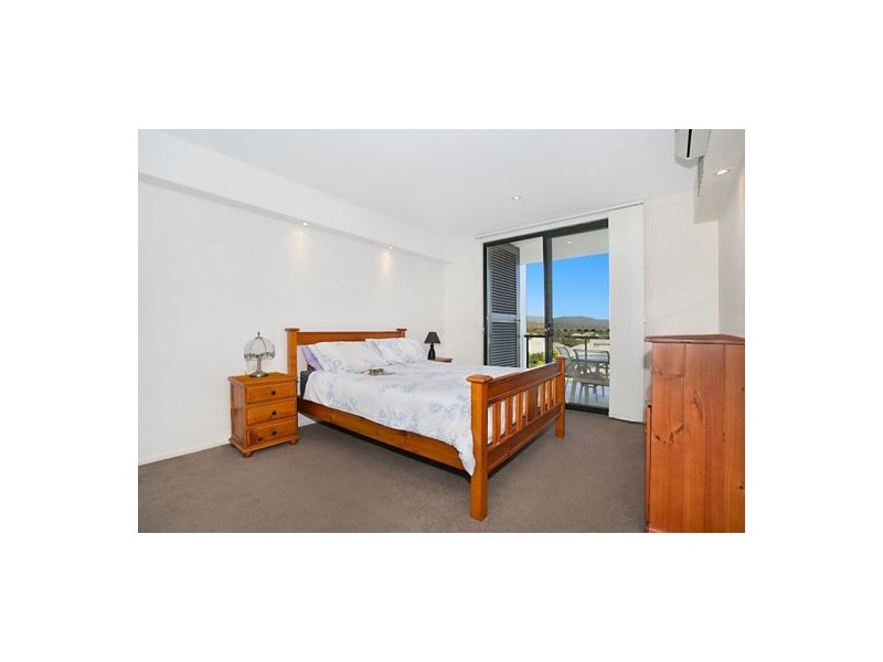 21/305 Easthill Drive, Robina QLD 4226