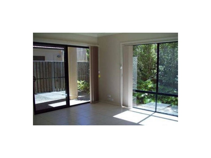 2/27 Bayswater Avenue, Varsity Lakes QLD 4227