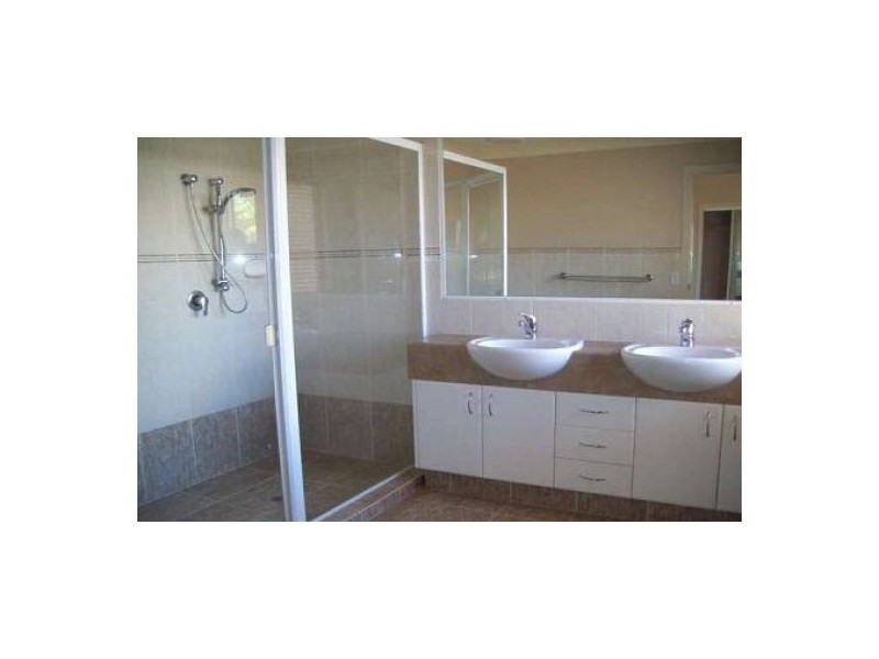 2/27 Bayswater Avenue, Varsity Lakes QLD 4227