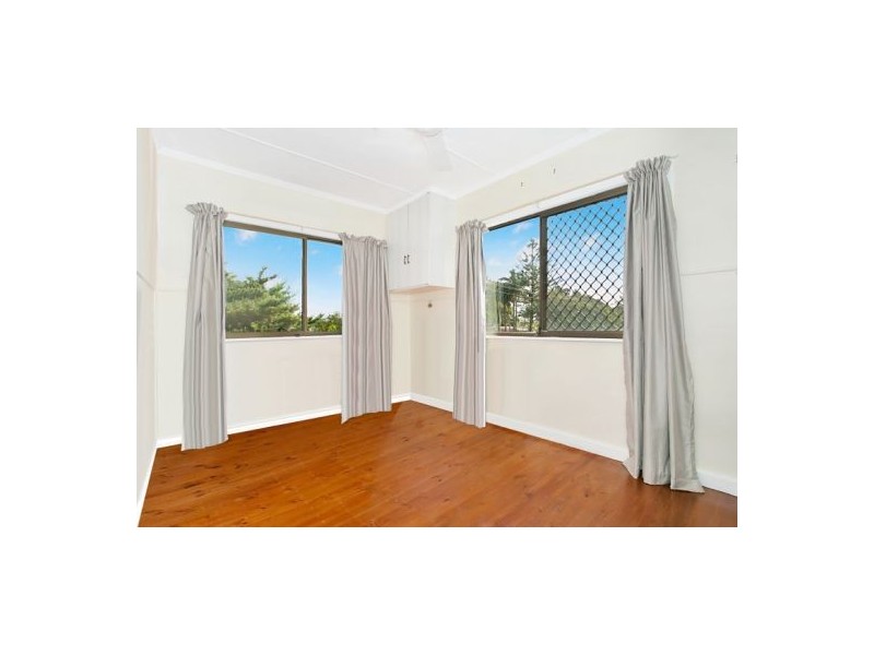19 Bellevue Parade, Labrador QLD 4215