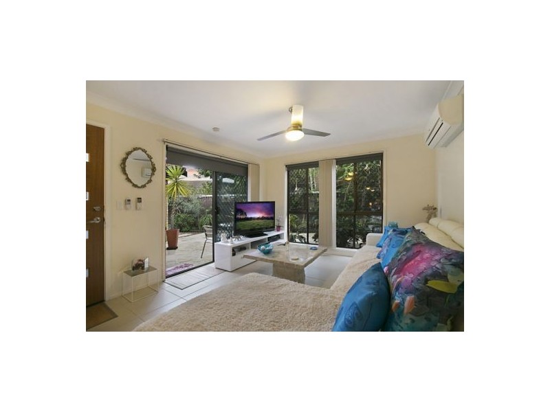 2/28 Wagtail Crt, Burleigh Waters QLD 4220