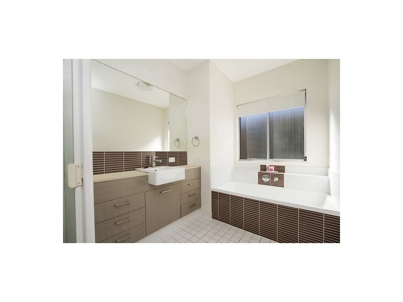 734/66 Sickle Avenue, Hope Island QLD 4212