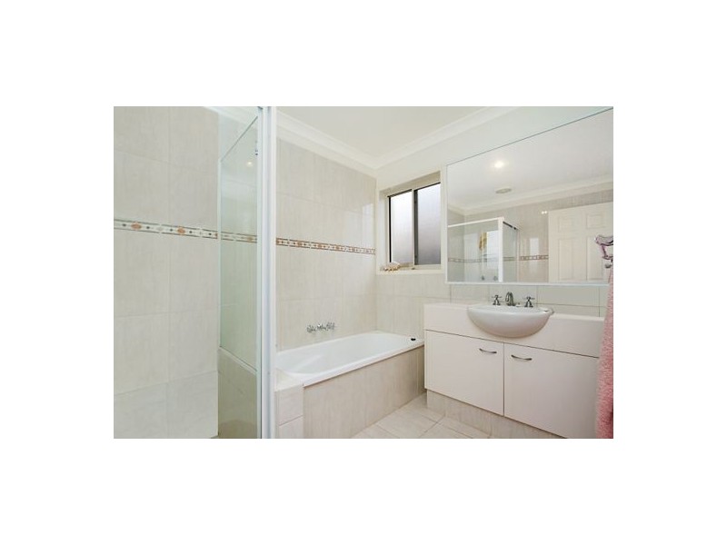 33 North Shore Avenue, Varsity Lakes QLD 4227