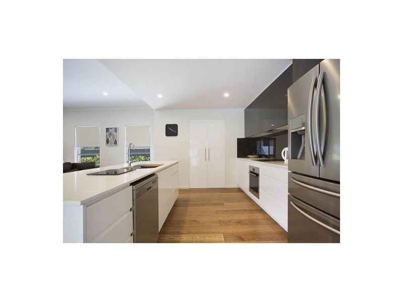 53 Fairway Dve, Clear Island Waters QLD 4226