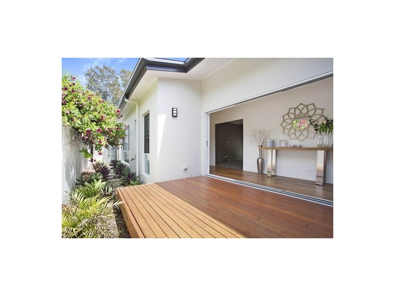 53 Fairway Dve, Clear Island Waters QLD 4226