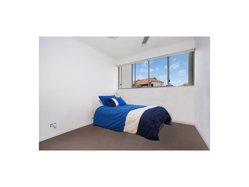 215/60 Riverwalk Avenue, Robina QLD 4226