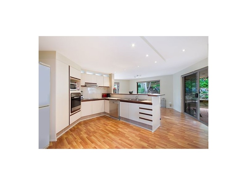 37 Renfrew Drive, Highland Park QLD 4211