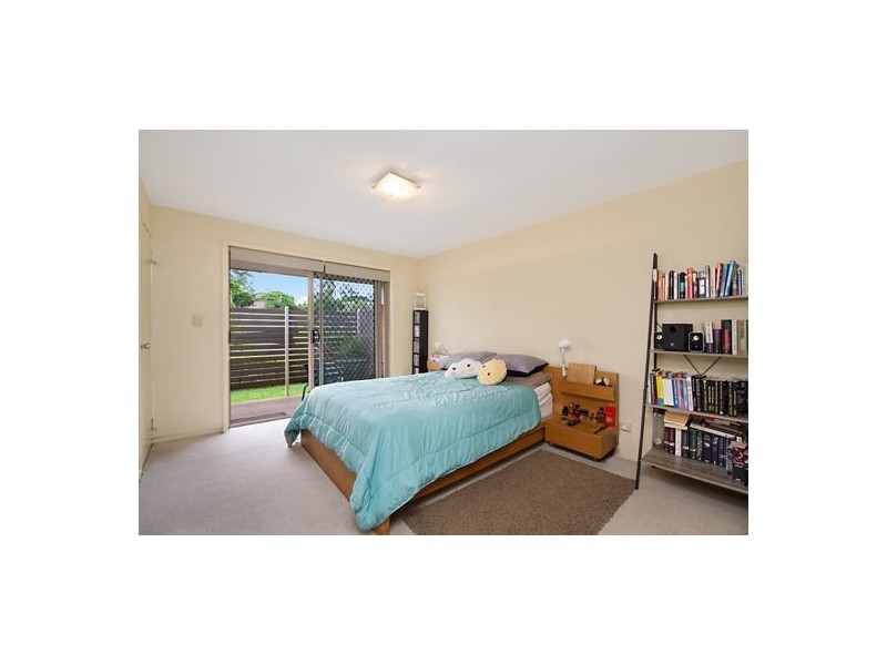 37 Renfrew Drive, Highland Park QLD 4211
