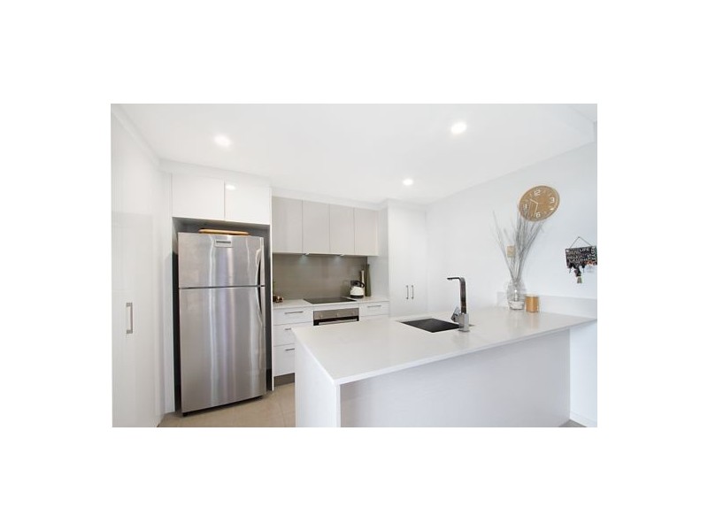 1106/6-8 Waterford Court, Bundall QLD 4217