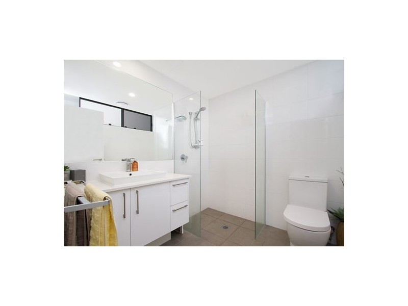 1106/6-8 Waterford Court, Bundall QLD 4217