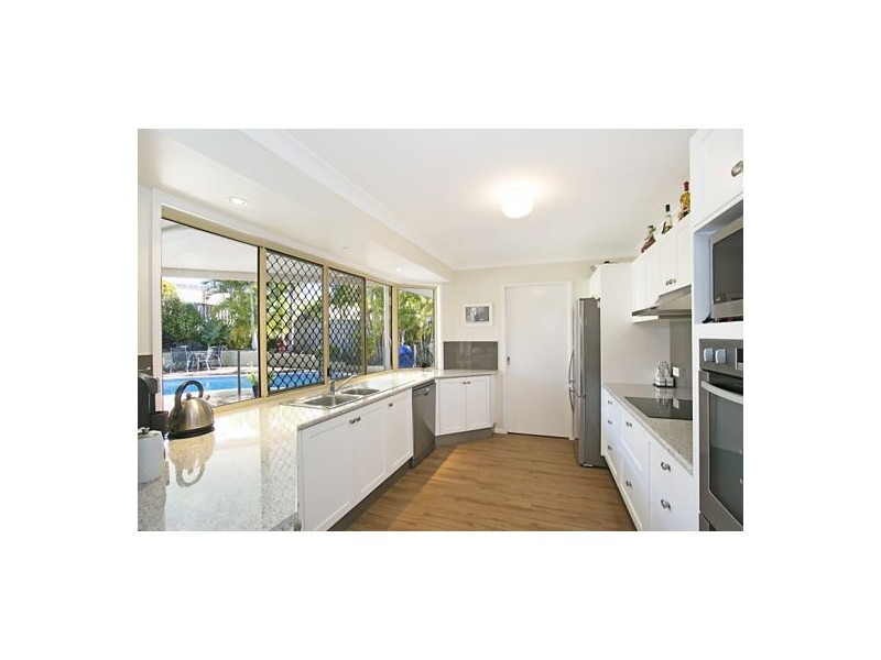 6 Shepton Crescent, Mudgeeraba QLD 4213