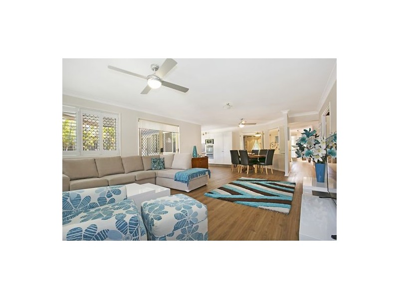 6 Shepton Crescent, Mudgeeraba QLD 4213