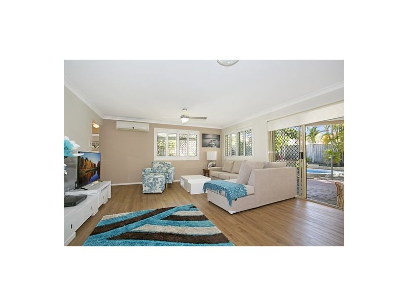 6 Shepton Crescent, Mudgeeraba QLD 4213