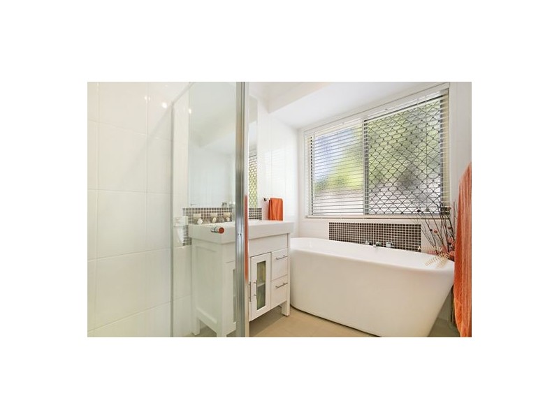 6 Shepton Crescent, Mudgeeraba QLD 4213