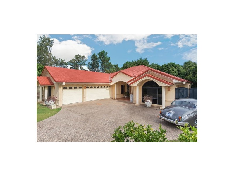 3152 Riverleigh Drive, Hope Island QLD 4212