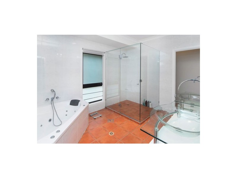 3152 Riverleigh Drive, Hope Island QLD 4212