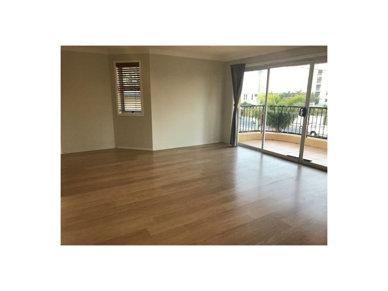 6 1324 Gold Coast Highway, Palm Beach QLD 4221