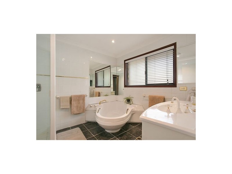 56 Alison Road, Carrara QLD 4211