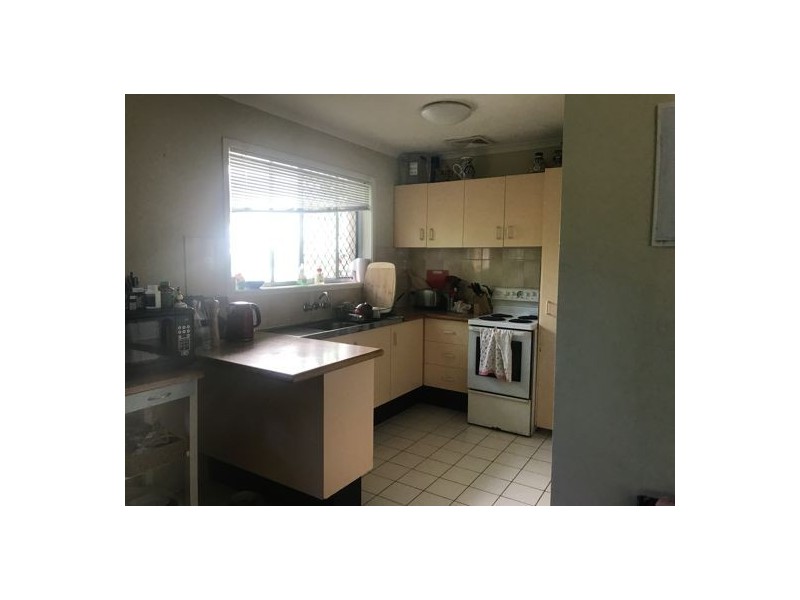 6a Albion Avenue, Miami QLD 4220