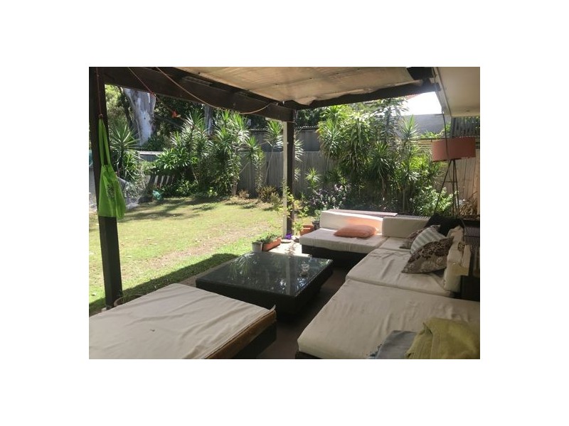 6a Albion Avenue, Miami QLD 4220