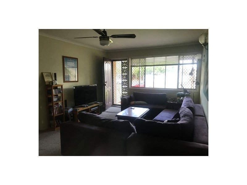 6a Albion Avenue, Miami QLD 4220