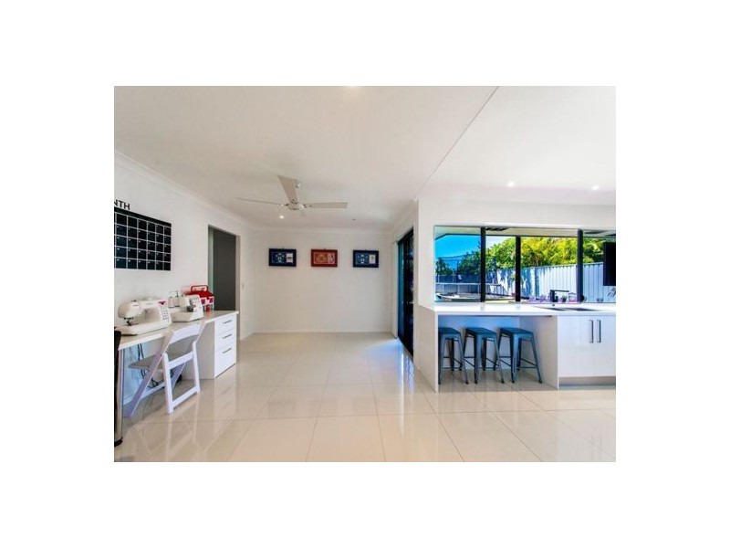 131 Treeview Drive, Burleigh Waters QLD 4220