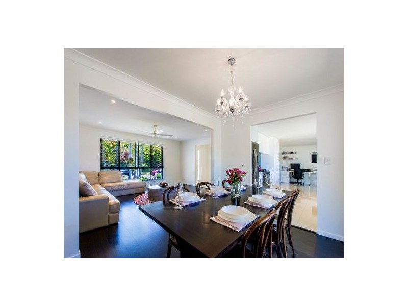 131 Treeview Drive, Burleigh Waters QLD 4220